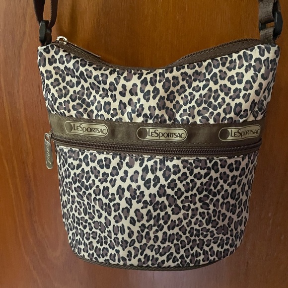 LeSportsac crossbody leopard print - Picture 5 of 6